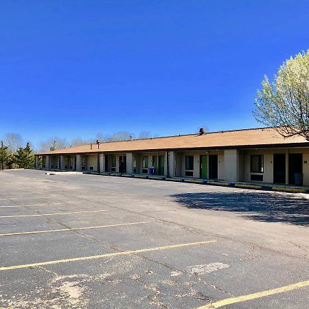 Super 8 By Wyndham-Tupelo Airport Motel Dış mekan fotoğraf