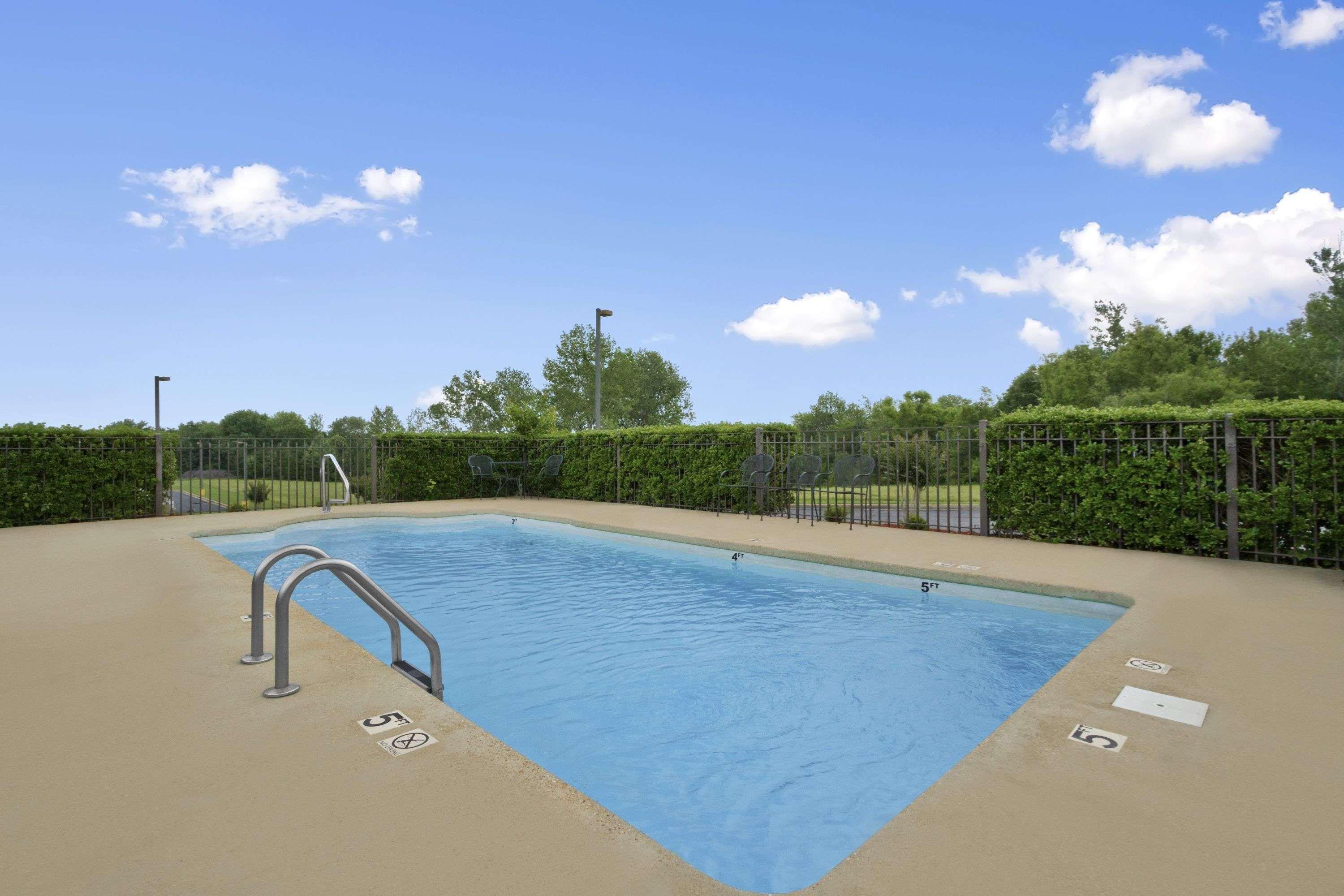 Super 8 By Wyndham-Tupelo Airport Motel Dış mekan fotoğraf